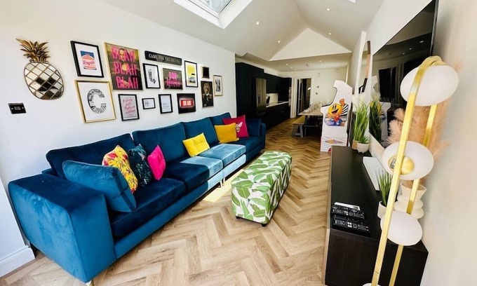 Cardiff City Centre House | Social Central - No 1 for large groups