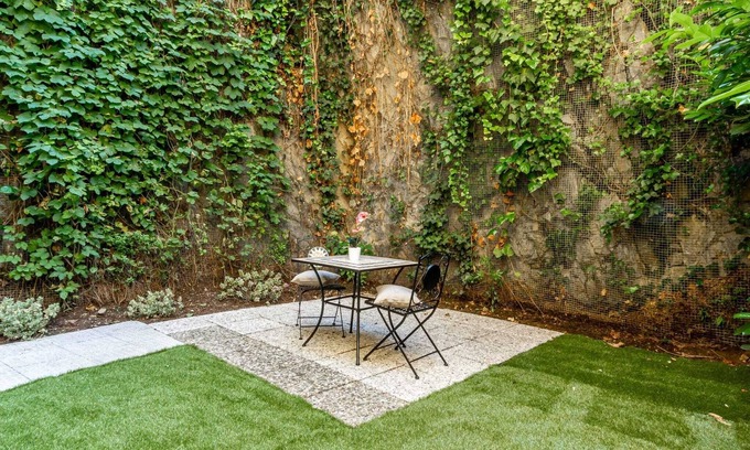 Como Apartment | Sofia House Garden and Private Garage