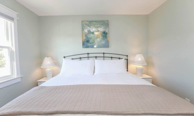 Chic's Beach Apartment | Sojourn's Sea Views with Balcony Sleeps 4