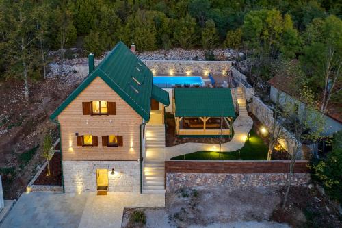 Municipality of Gracac Villa | SOKOL - Falcon's nest villa