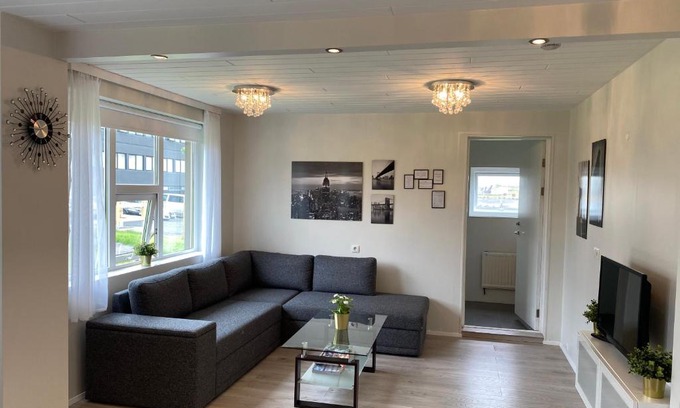 Innri-Njarthvik Apartment | Sol apartment