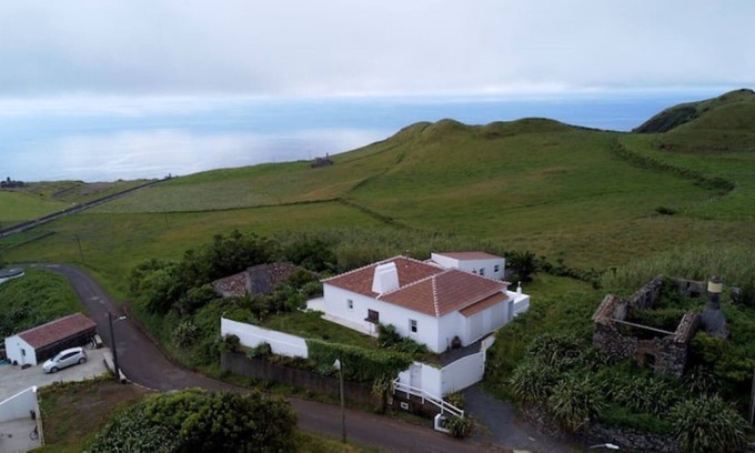 Vila do Porto House | Sol e lua Sobre a Água