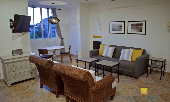 Emiliano Zapata Apartment | "Sol", One bedroom Apartment. You can walk to Beach and Restaurants.
