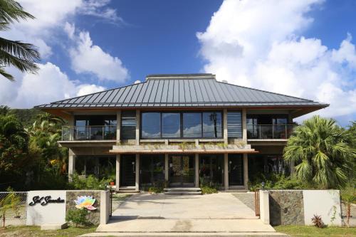 Rodney Bay Hotel | Sol Sanctum - Boutique Wellness Hotel