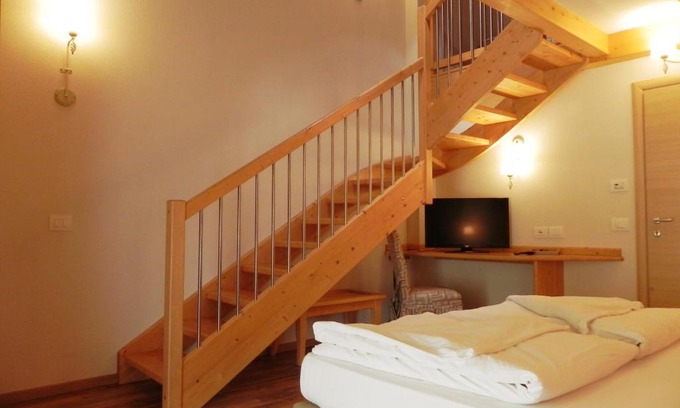 Male House | Sole Levante