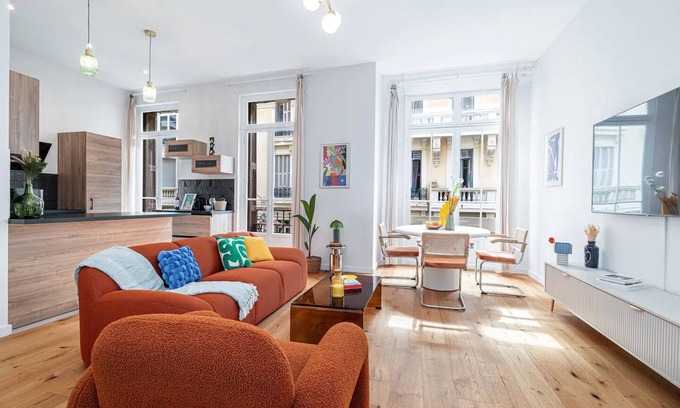 Nice City Centre Apartment | Soleil de la Buffa, Central just 3 mn from the beaches in the Carré d'Or!