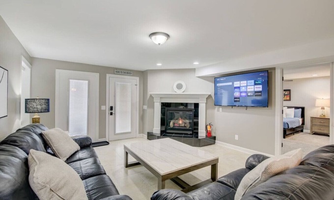 Lake Delton Condo | Some'R on the Beach - Beachfront Condo for Six