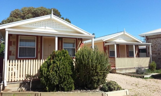 Wallaroo Hotel | Sonbern Lodge Motel