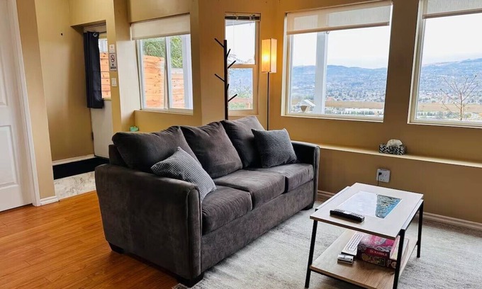 Kamloops Apartment | Songbird Hideaway - A Nest for Traveller’s
