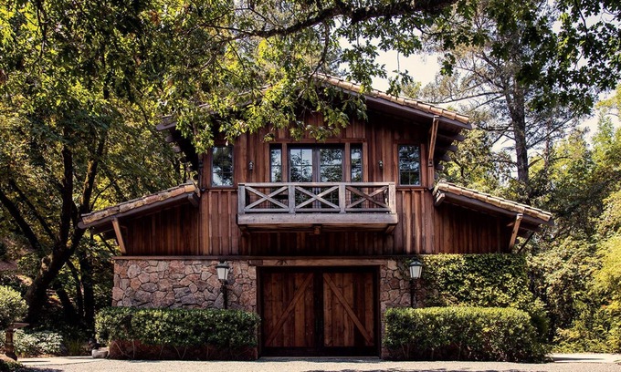 Kenwood House | Sonoma Farmstay Experience in Wine Country