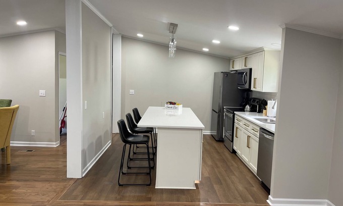 Stokes House | Soothing 3-bedroom house with AC in Winston-Salemnclose to highway nrestaurants