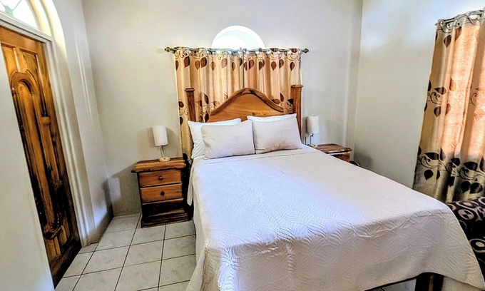 Hope Bay House | Soothing 3-bedroom house with AC in Hope Bay