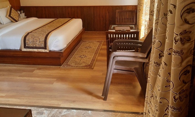 Sidhpur Hotel | Soothing hotel with AC in Dharamshala - 18 bedrooms available