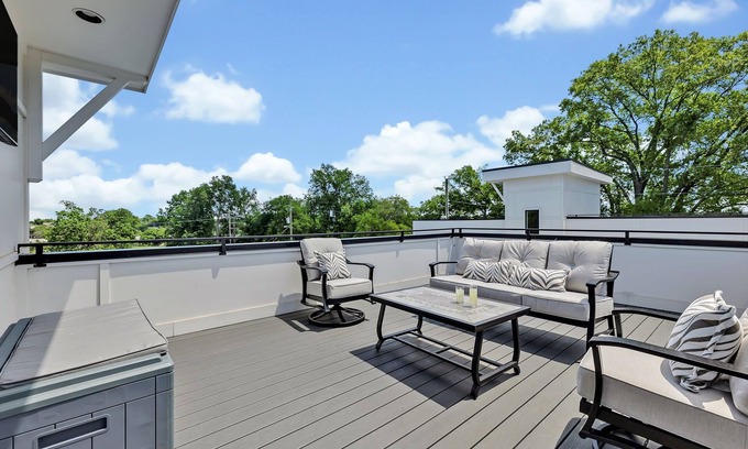 Berry Hill Cottage | Soprano-private Rooftop-gr8 Walking Location