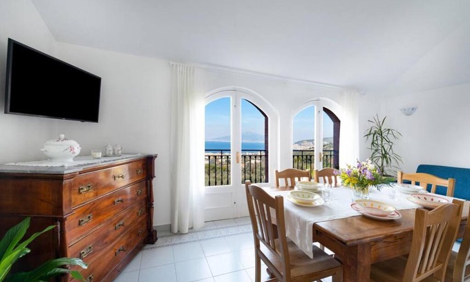 Sorrento House | SorrentoVibes - Sea view Rooftop Apartment with Jacuzzi & Garden