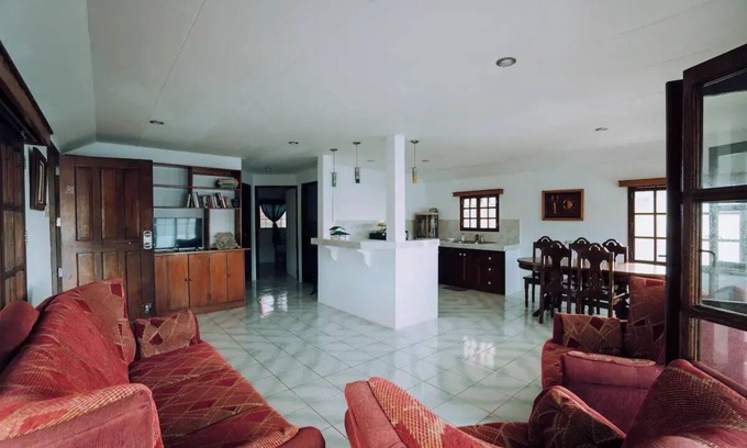 San Pedro House | Soul Shine Main House with wifi (Starlink)