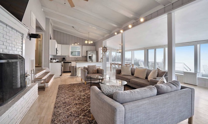 Wading River House | Soundview Beach House 4BR Panoramic Views