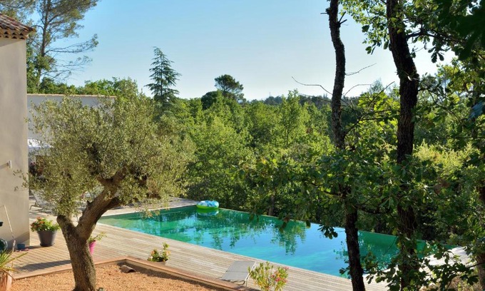 Saint-Maximin-la-Sainte-Baume Bed & Breakfast | Sous les oliviers - Studios climatisés de standing tout-équipés