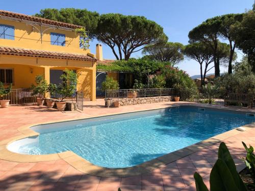 Vidauban House | Sous les pins parasols