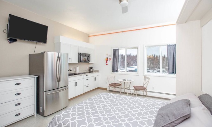 Huffman - O' Malley Apartment | South Anch. Suite Partial Chugach Mountain View