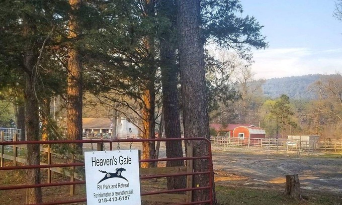 Muse RV Rental | South Creekside Camper @ Heaven's Gate RV and Retreat