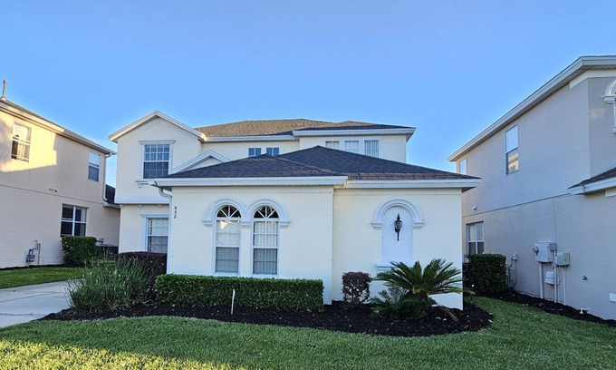 Calabay Parc House | South face Private spa and pool, game room, WiFi, washer/dryer, 11 miles to Disney