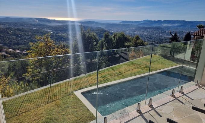 Magagnosc Villa | South facing Villa with Panoramic Sea View, POOL, AC, Quiet
