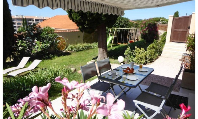 Saint-Mandrier-sur-Mer Apartment | South garden villa near sea air conditioning/Wifi