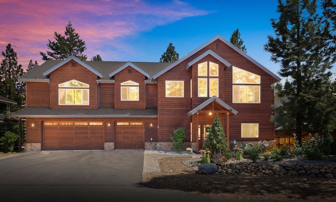 North Upper Truckee House | South Lake Tahoe Roth Mountain Retreat