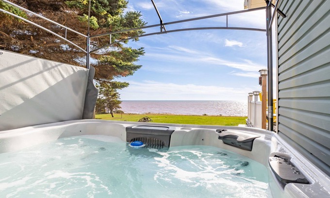 Canoe Cove Cottage | South Shore Waterfront gem With hot tub