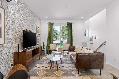 Downtown Chattanooga House | South Side Modern - Downtown Living - Amazing Location