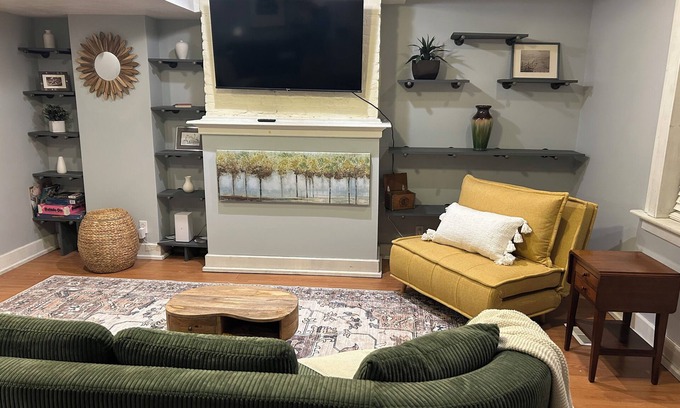South Side Flats House | South Side Vibe! Pittsburgh's best location