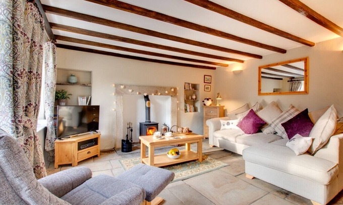 Worton House | South Steps Cottage - Two Bedroom House, Sleeps 4