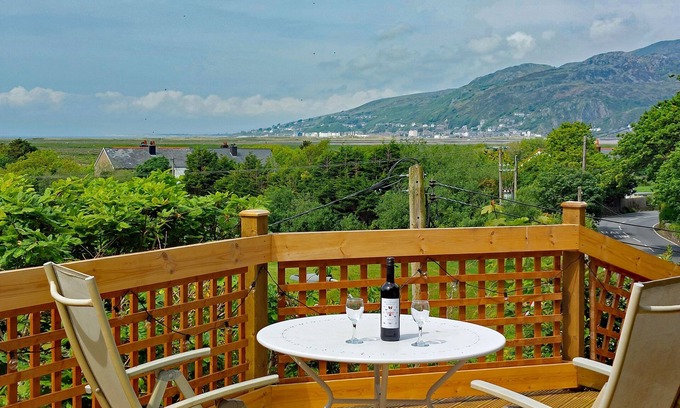 Fairbourne Cottage | South View Cottage with Terrace and Coastal Views