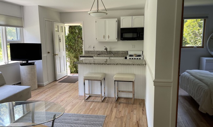 Village of Southampton Apartment | Southampton Village Walk to All