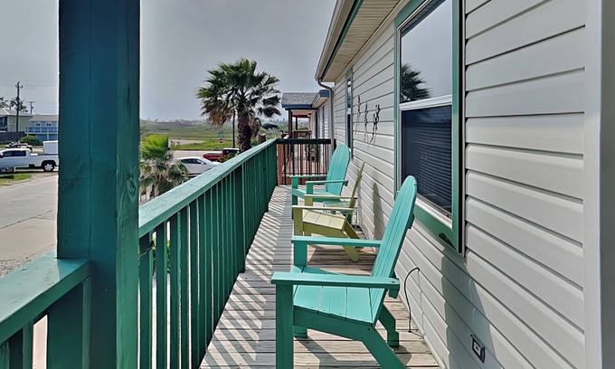 Leeward Sands House | Southern Comfort | Pet-Friendly Retreat
