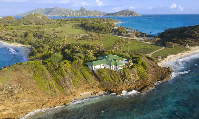 Palm Island Villa | Southern Cross 2-bedroom private villa with pool