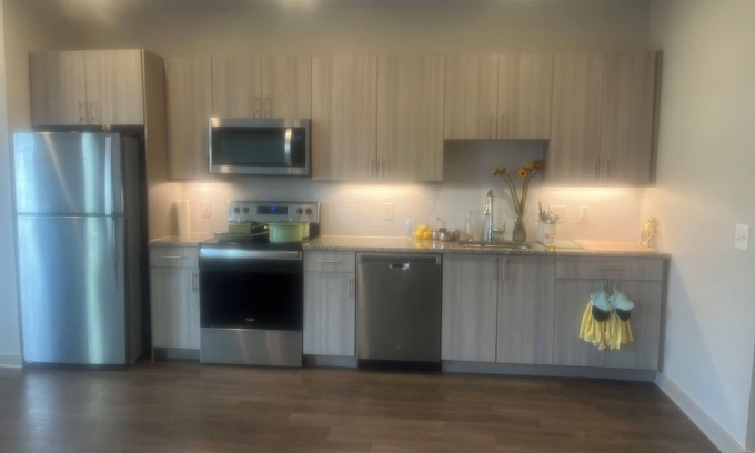 Northlake Apartment | Southern Sanctuary with WiFi and AC in peaceful Tucker.