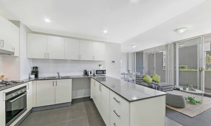 Warwick Farm Apartment | Southwest Liverpool Area 3 Beds & Parking Nwf003