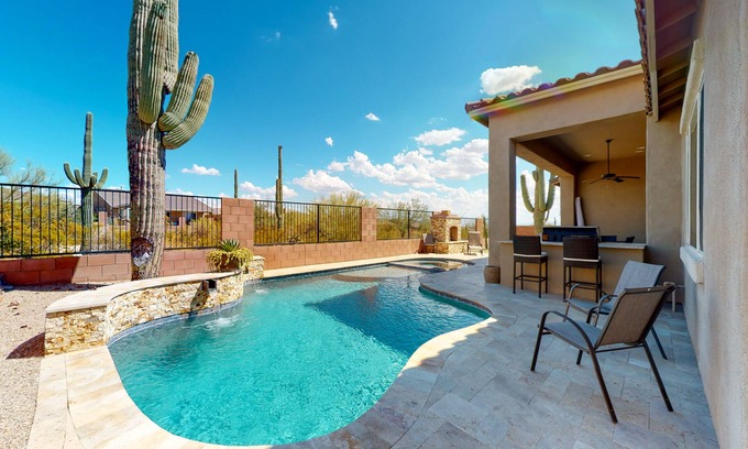 Dove Mountain House | Southwestern stunner with enclosed yard, pool, putting green, & grill