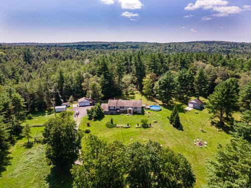 Monticello Villa | Southwoods Mountain Estate -private mansion, pool, hottub+ 15 acres
