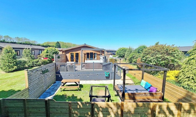 Raywell Ski Chalet | Spa Castaway (Pet Garden)