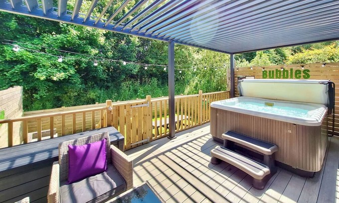 Raywell Ski Chalet | Spa Escape (Pet Garden)