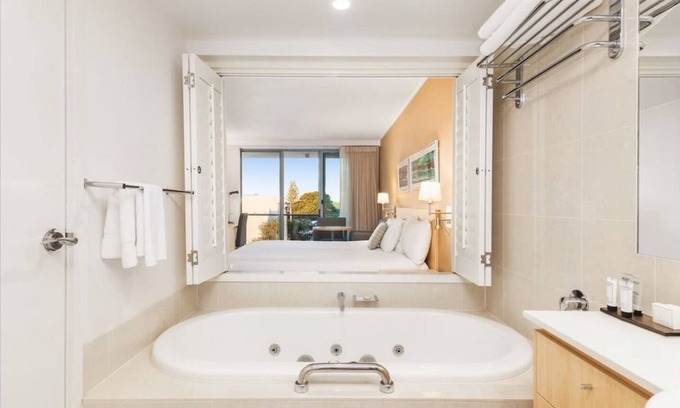 Ballina Apartment | Spa Retreat Ballina - Your own private spa to enjoy - FREE Wi-Fi