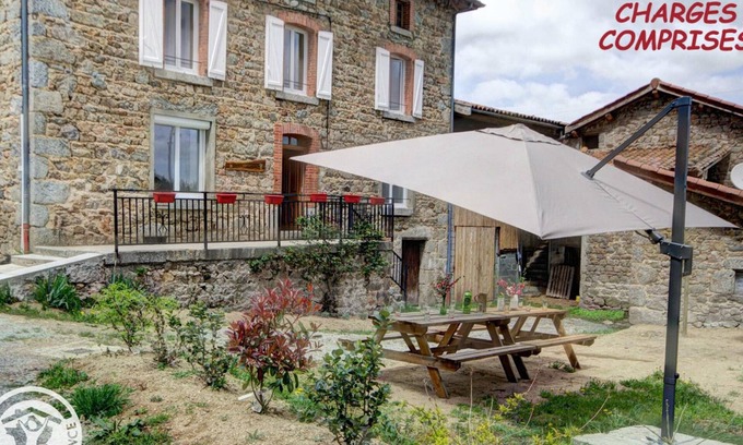 Saint-Didier-sur-Rochefort Cottage | Spacious 6-Bedroom Family Home with Garden, Terrace, and Modern Amenities in Saint-Didier-sur-Rochefort