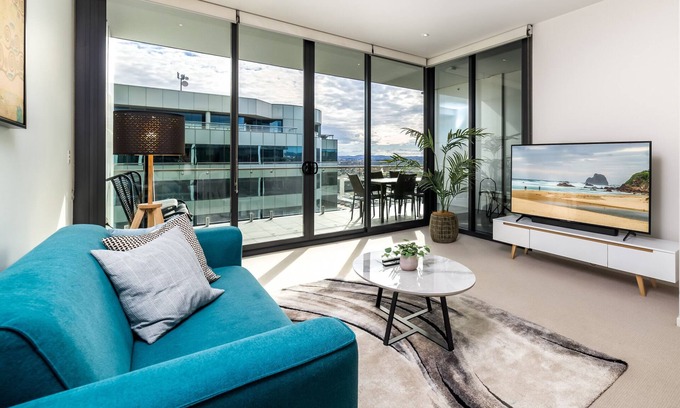 City East Apartment | Spacious 1-Bed with View in Central Location