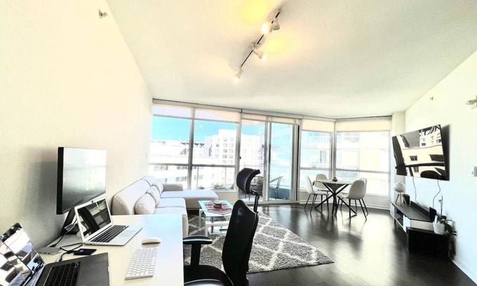 South Beach Apartment | Spacious 1b1b oasis in luxury SF building with bay bridge view & full amenities