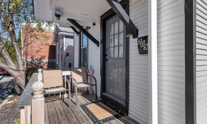 Ludlow House | Spacious 2 bedroom!