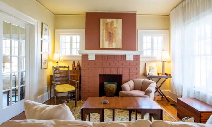 East Point House | Spacious 2bd Bungalow Near Airport and Downtown!