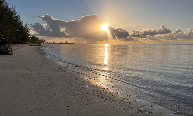 Freeport House | Spacious 3 Bed, 2 Bath Winter escape, near beach, includes car